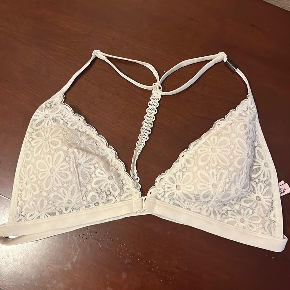 Victoria’s Secret bralette, Size XL/XG WHITE WITH FRONT CLOSURE